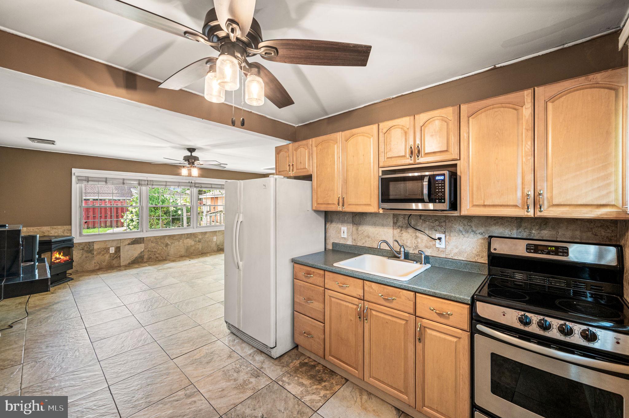 26 Inlet Road Levittown, PA 19057 - Photo 7 of 23 Gallery Image 7