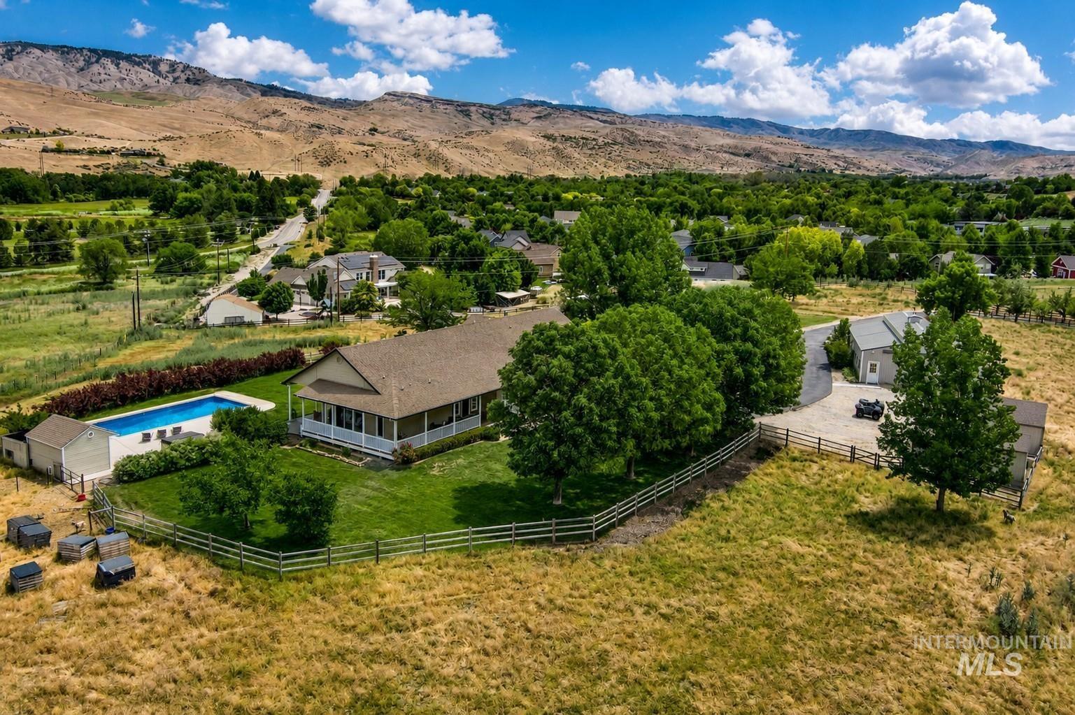 13600 North Seamans Gulch Road Boise, ID 83714 - Photo 3 of 38