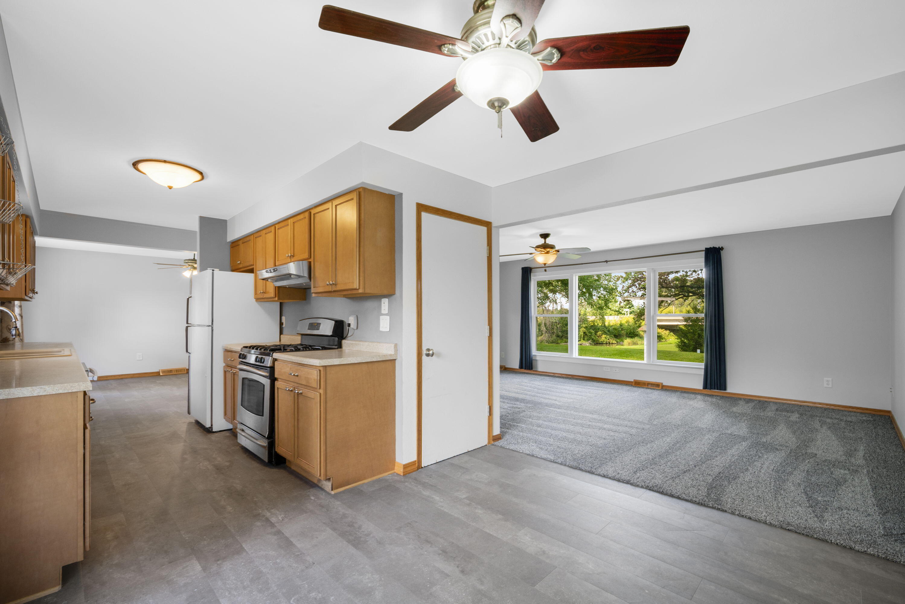 N3486 Guenther Road Waupun, WI 53963 - Photo 7 of 29 Kitchen/Dining