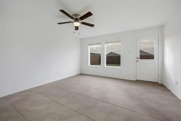 $2,000 | 209 Boxberry Way, Princeton, TX 75407