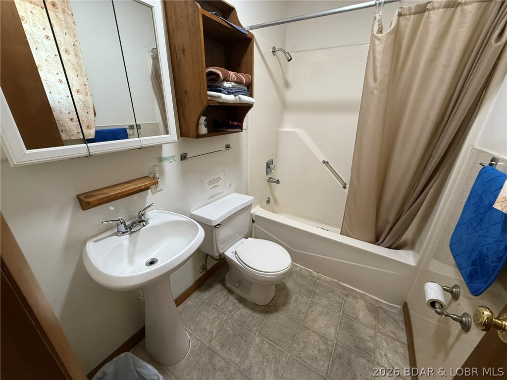29794 Liars Loop Warsaw, MO 65355 - Photo 8 of 16