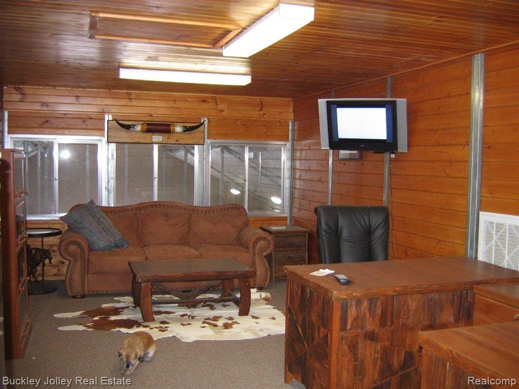 7576 Pinckney Road Pinckney, MI 48169 - Photo 11 of 14 Office Space.JPG