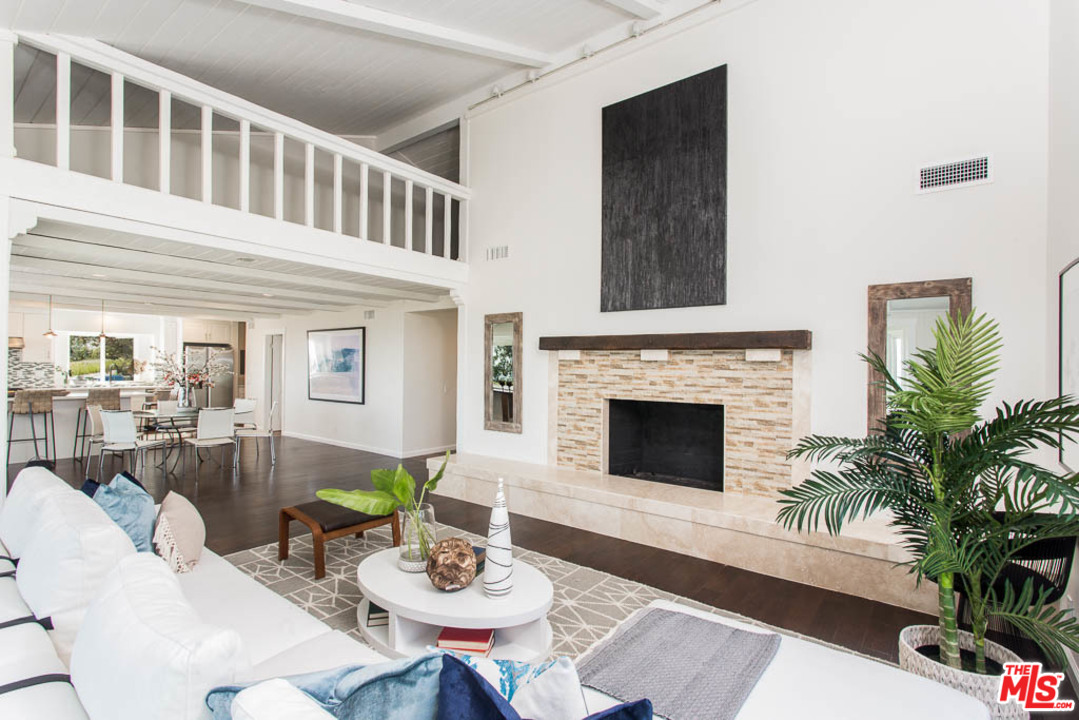 29912 Cuthbert Road Malibu, CA 90265 - Photo 8 of 17