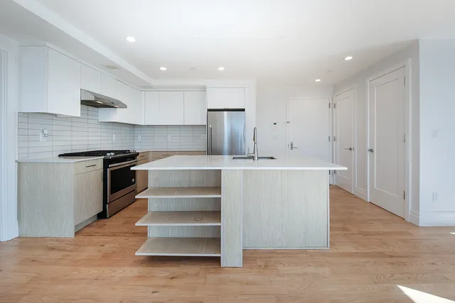 $1,200,000 | 77 Clarkson Avenue, Unit 7A | Prospect Lefferts Gardens