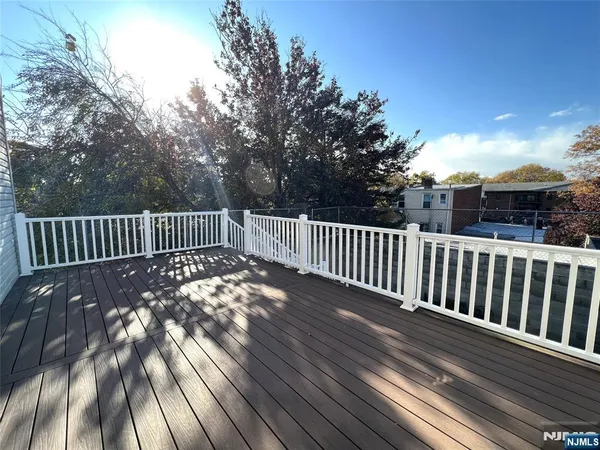 $3,100 | 25 Wallis Avenue, Jersey City, NJ 07306