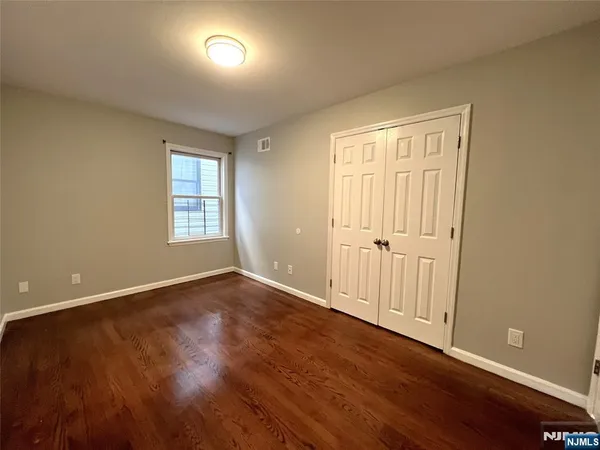 $3,100 | 25 Wallis Avenue, Jersey City, NJ 07306