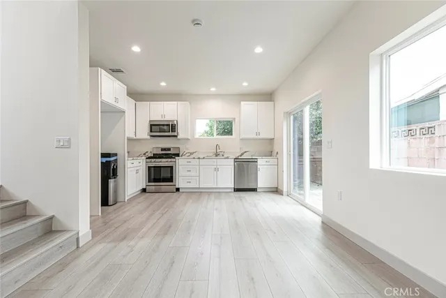 $3,100 | 8157 Varna Avenue, Panorama City, CA 91402