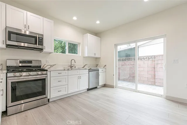 $3,100 | 8157 Varna Avenue, Panorama City, CA 91402