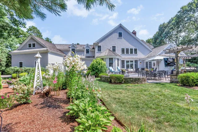 $2,349,000 | 11 Teal Circle, Mashpee, MA 02649