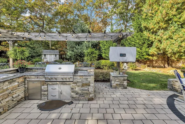 $2,349,000 | 11 Teal Circle, Mashpee, MA 02649