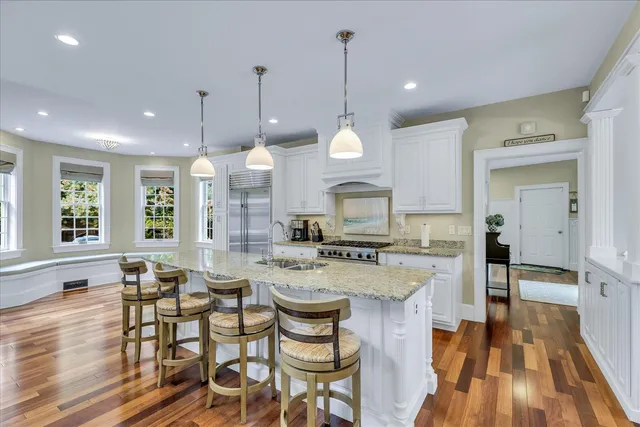 $2,349,000 | 11 Teal Circle, Mashpee, MA 02649
