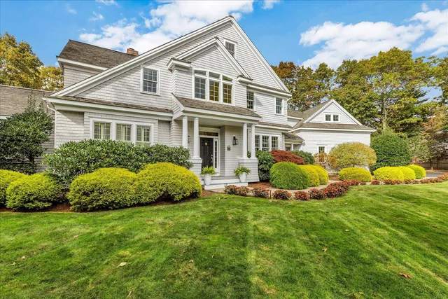 $2,349,000 | 11 Teal Circle, Mashpee, MA 02649