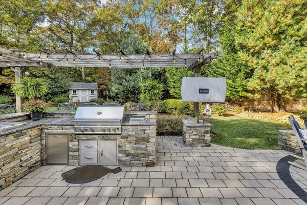 $2,349,000 | 11 Teal Circle, Mashpee, MA 02649