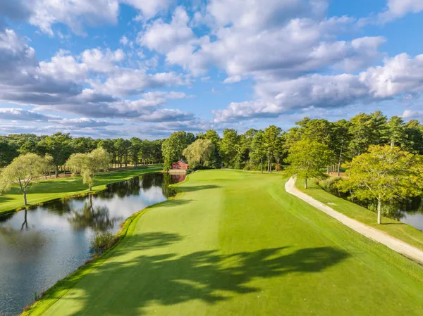 $2,349,000 | 11 Teal Circle, Mashpee, MA 02649