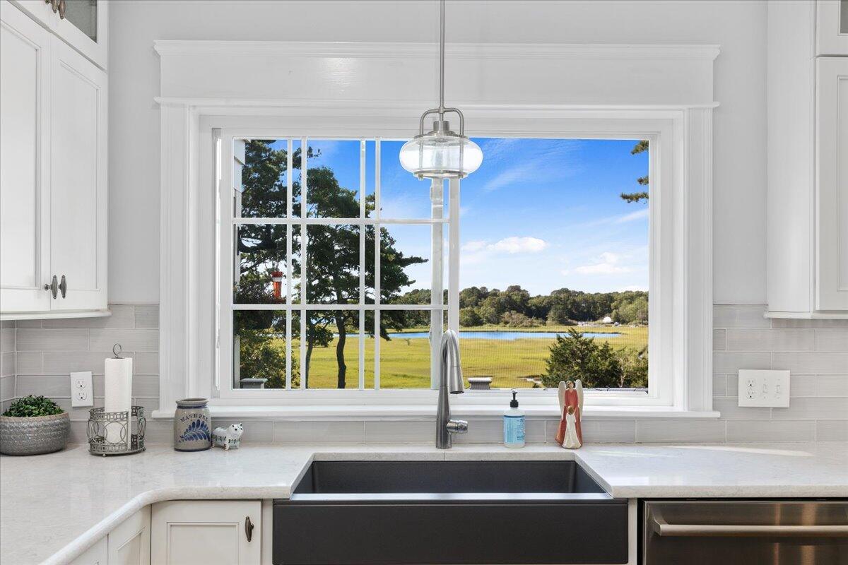 31 Amy Brown Road Mashpee, MA 02649 - Photo 18 of 95 016-31Amy-116