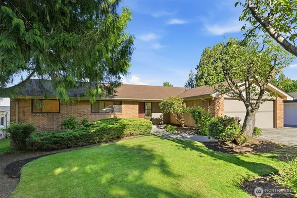 $1,295,000 | 16532 34th Avenue Northeast, Lake Forest Park, WA 98155