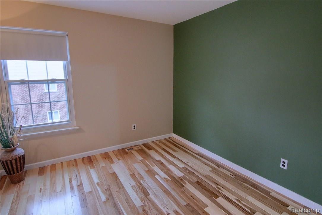 294 1st Street Rochester, MI 48307 - Photo 11 of 24 2nd_Bedroom.jpg