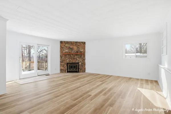 $309,000 | 40541 North Highway 83, Antioch, IL 60002