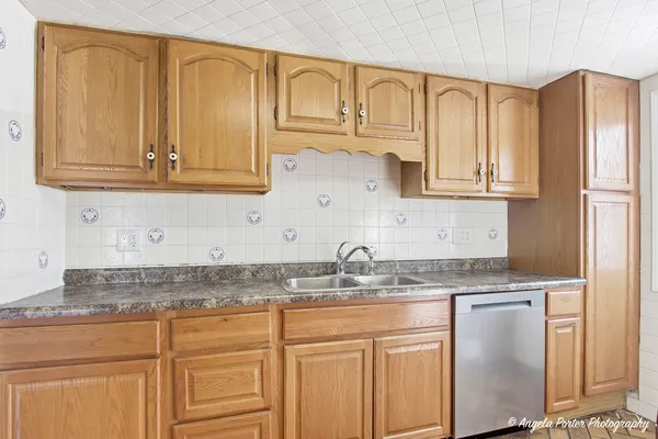 $309,000 | 40541 North Highway 83, Antioch, IL 60002