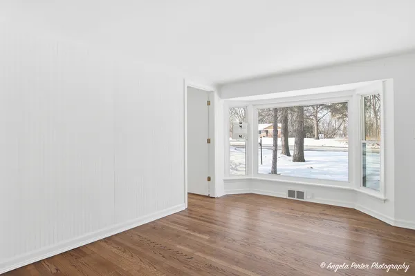 $309,000 | 40541 North Highway 83, Antioch, IL 60002