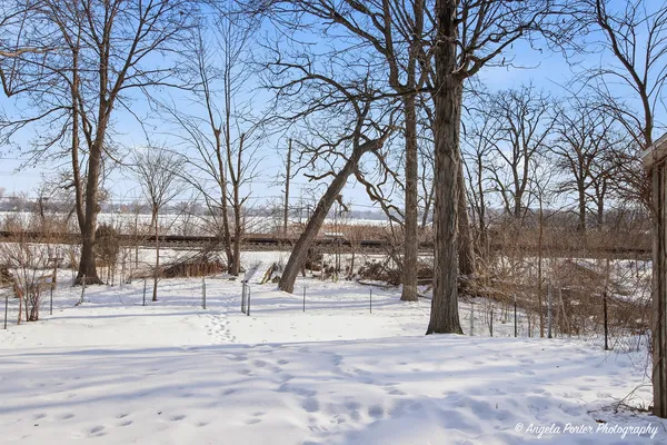 $309,000 | 40541 North Highway 83, Antioch, IL 60002