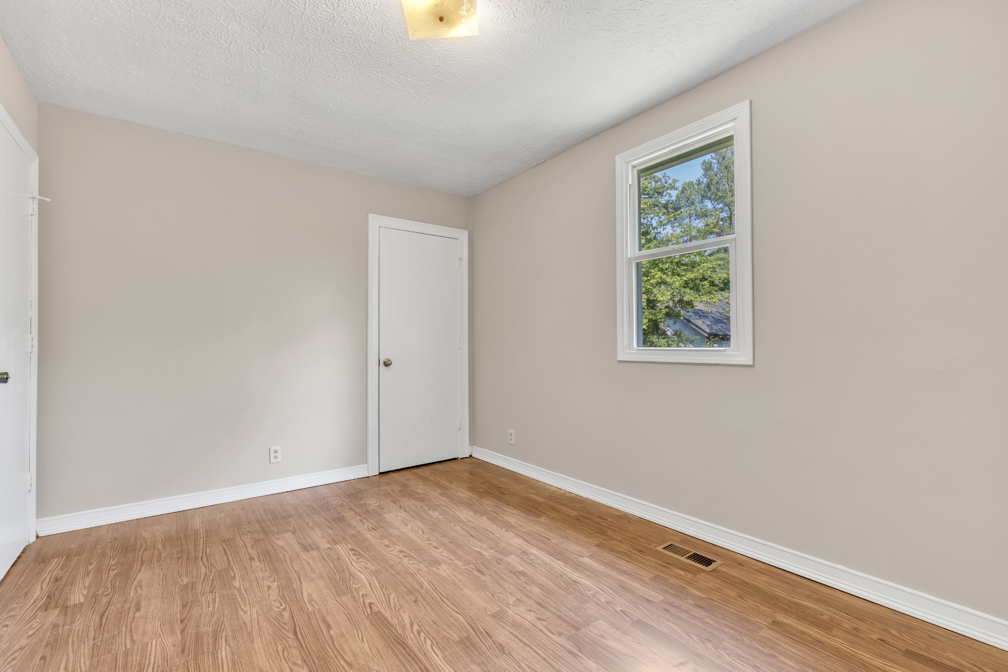 844 Circle Drive Springfield, TN 37172 - Photo 7 of 17 Gallery Image 7