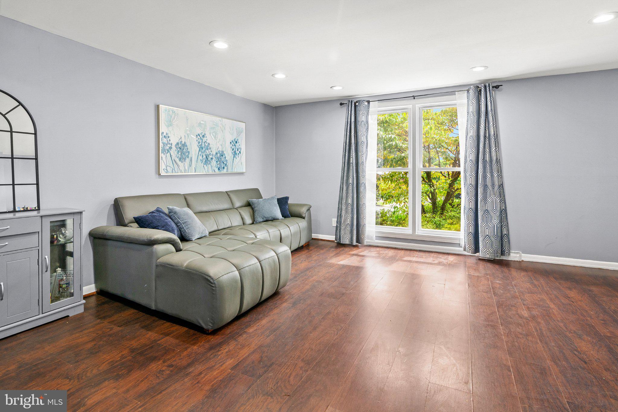 2428 Forest Green Road Baltimore, MD 21209 - Photo 4 of 18 Gallery Image 4