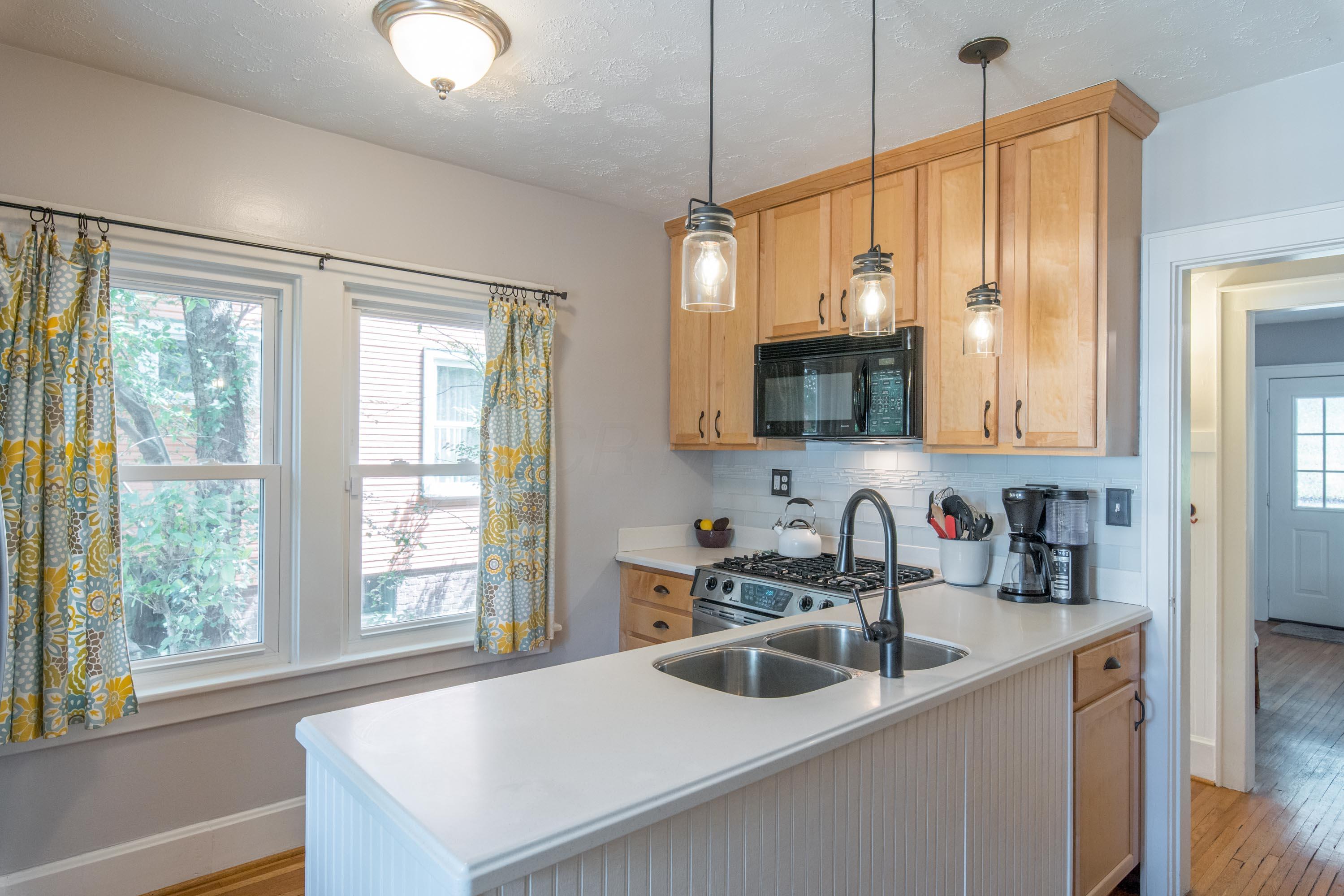 336 Tibet Road Columbus, OH 43202 - Photo 11 of 35