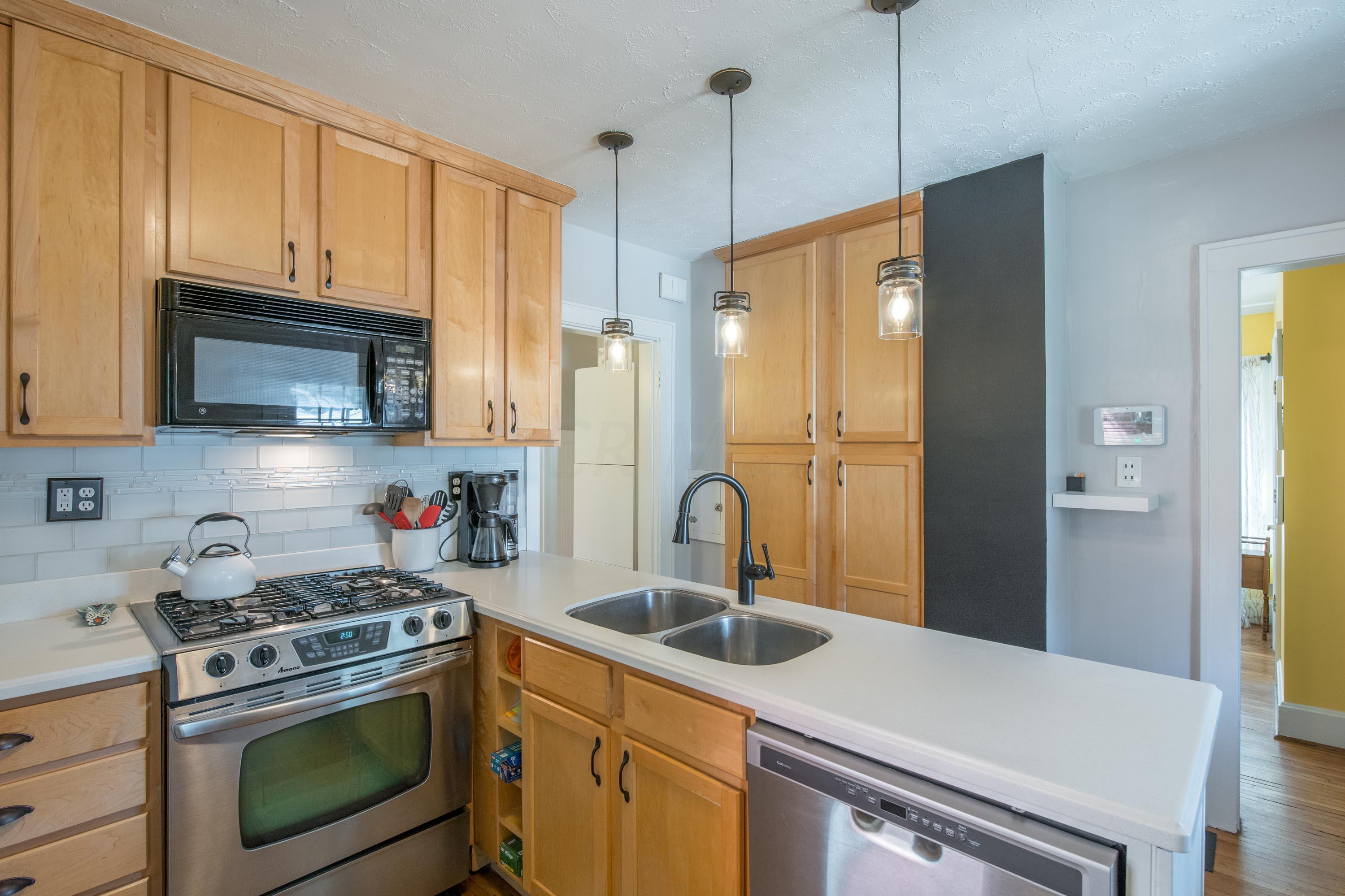 336 Tibet Road Columbus, OH 43202 - Photo 12 of 35