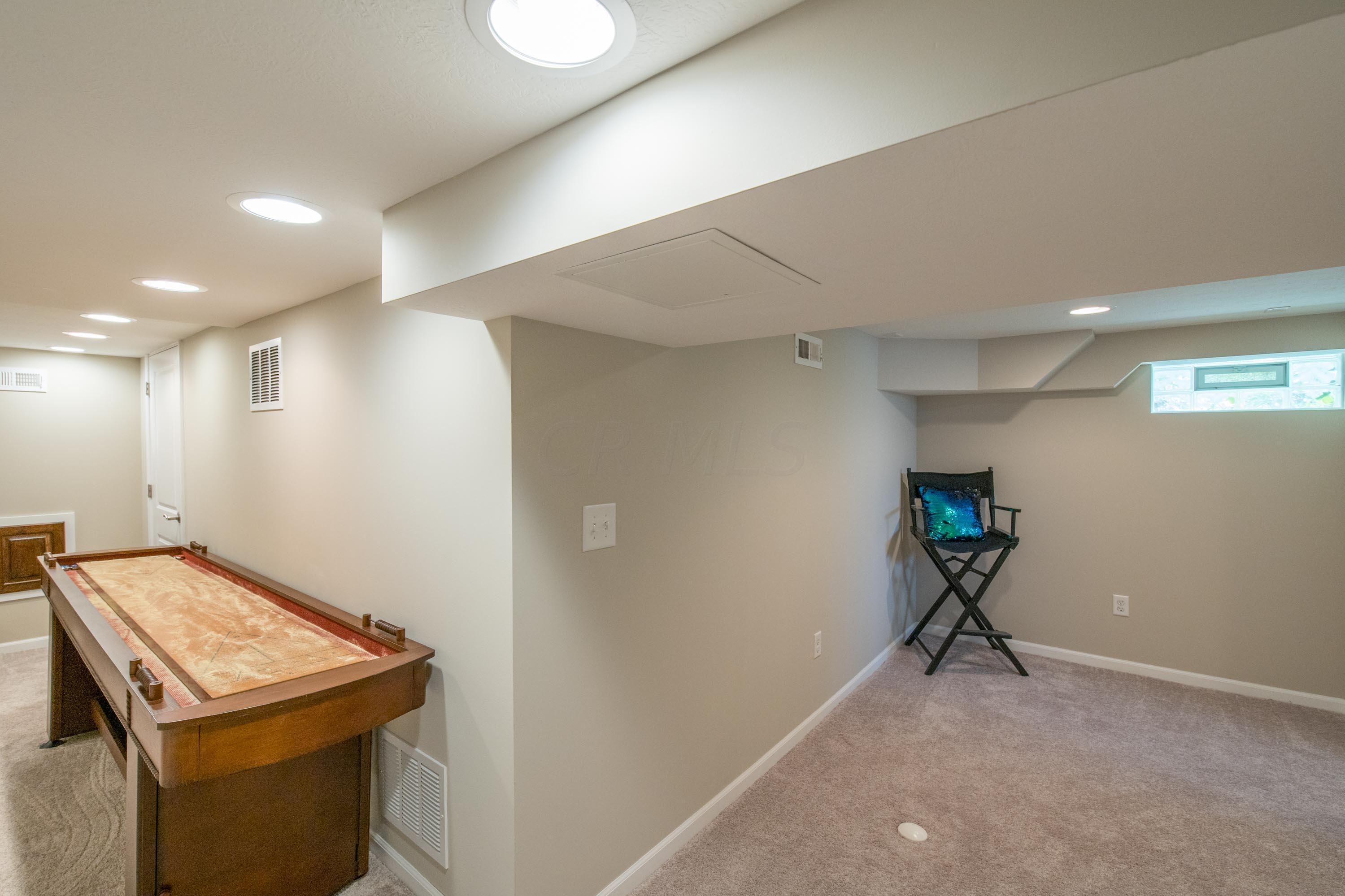 336 Tibet Road Columbus, OH 43202 - Photo 27 of 35