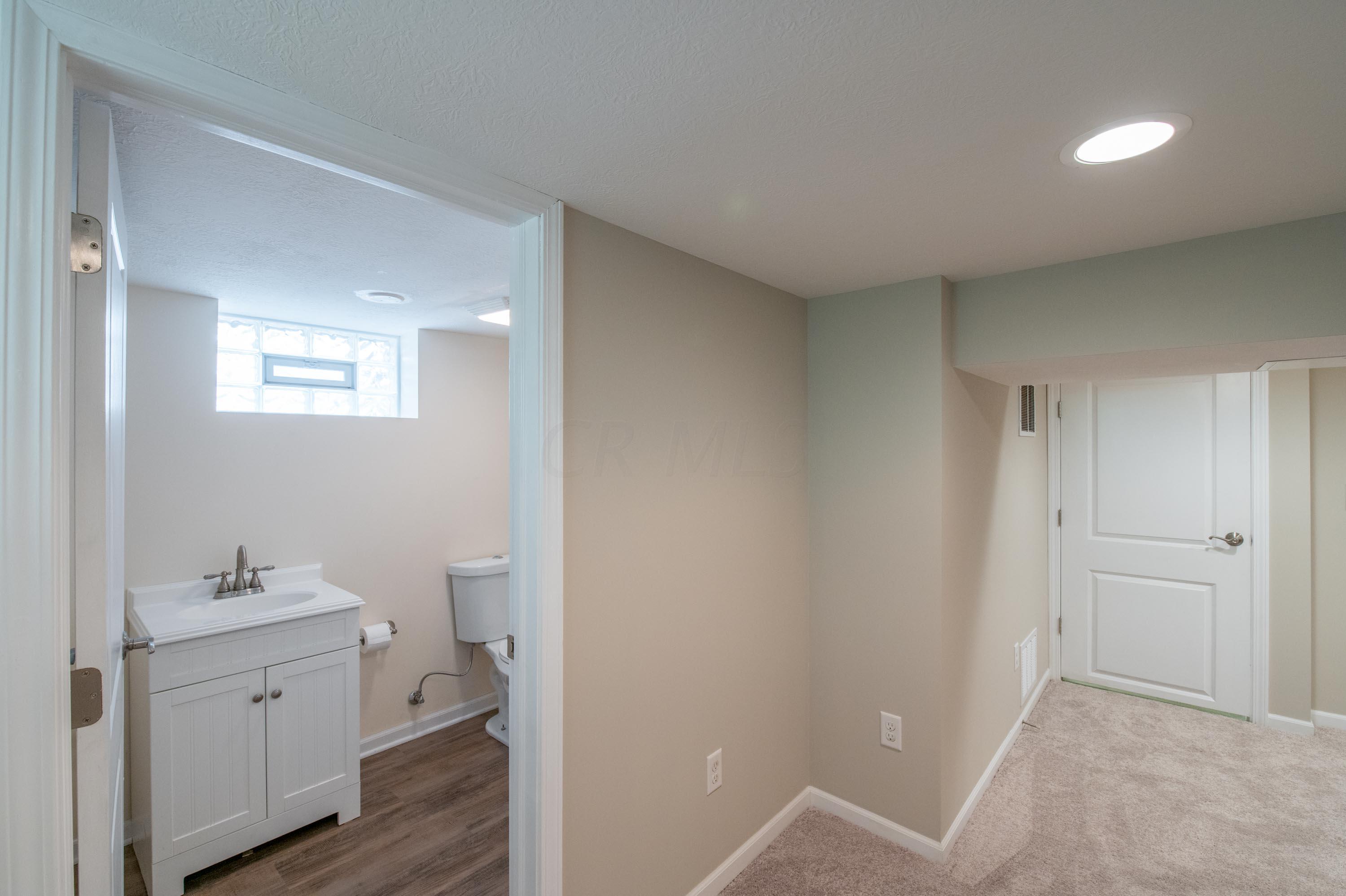 336 Tibet Road Columbus, OH 43202 - Photo 29 of 35
