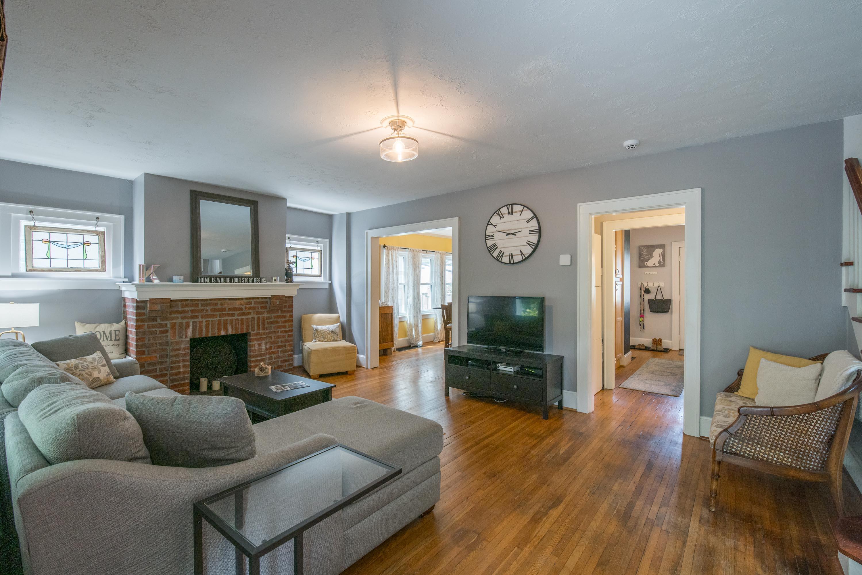 336 Tibet Road Columbus, OH 43202 - Photo 3 of 35