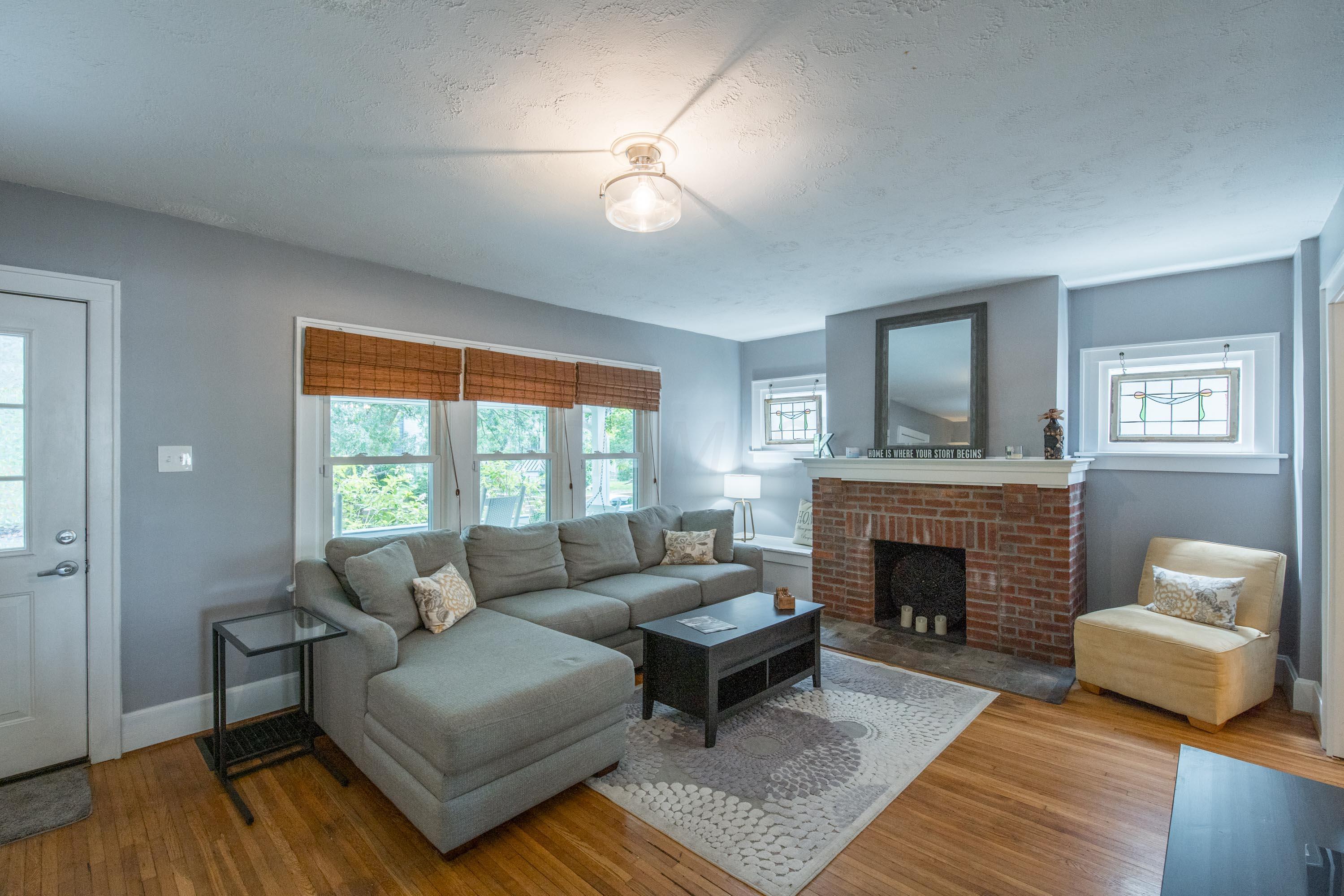 336 Tibet Road Columbus, OH 43202 - Photo 4 of 35