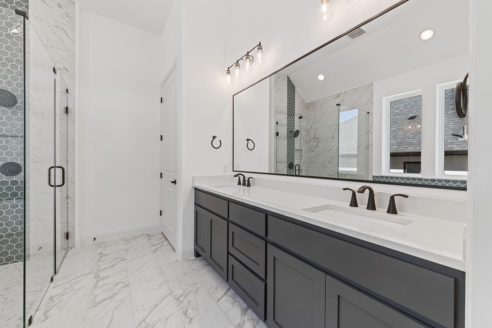 3209 Lookout Mountain Road Georgetown, TX 78628 - Photo 13 of 33