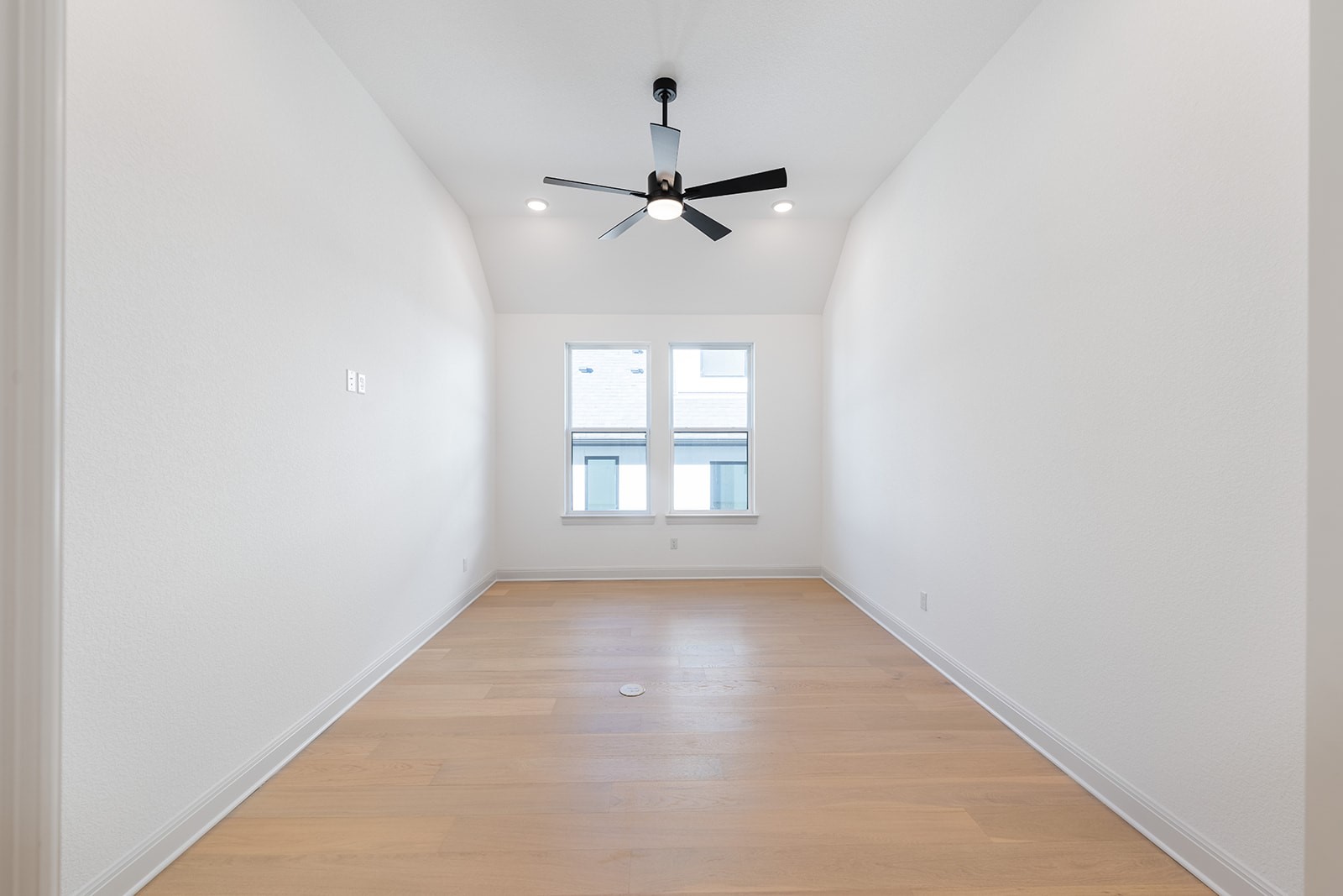 3209 Lookout Mountain Road Georgetown, TX 78628 - Photo 20 of 33