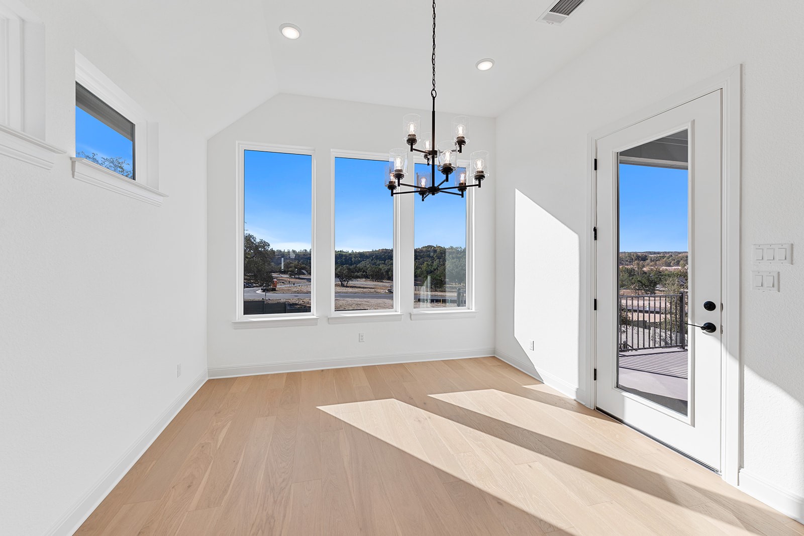 3209 Lookout Mountain Road Georgetown, TX 78628 - Photo 5 of 33