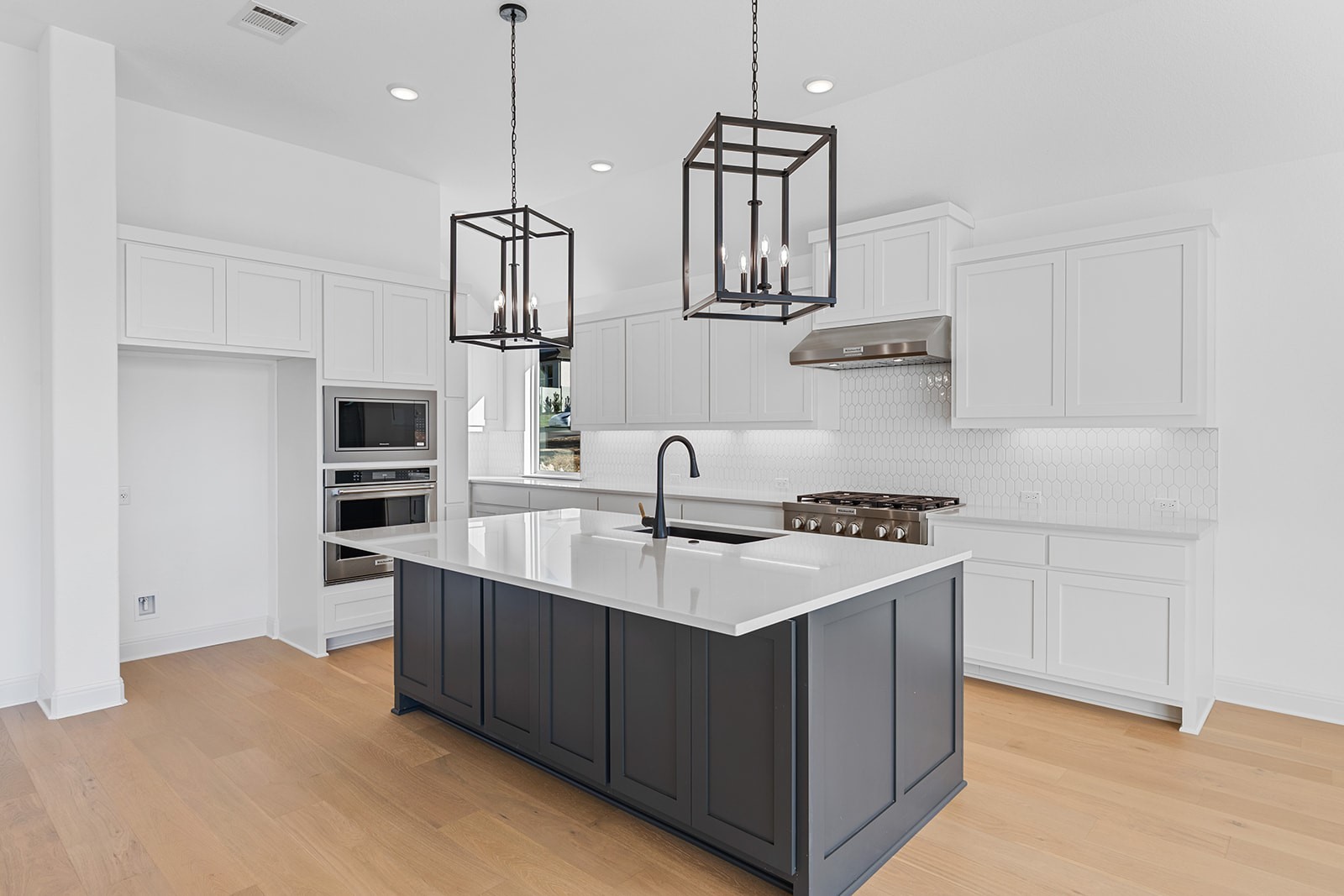 3209 Lookout Mountain Road Georgetown, TX 78628 - Photo 8 of 33