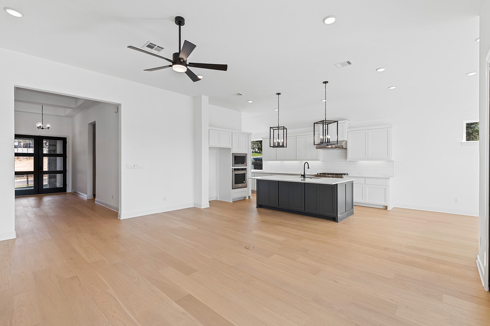 3209 Lookout Mountain Road Georgetown, TX 78628 - Photo 10 of 33