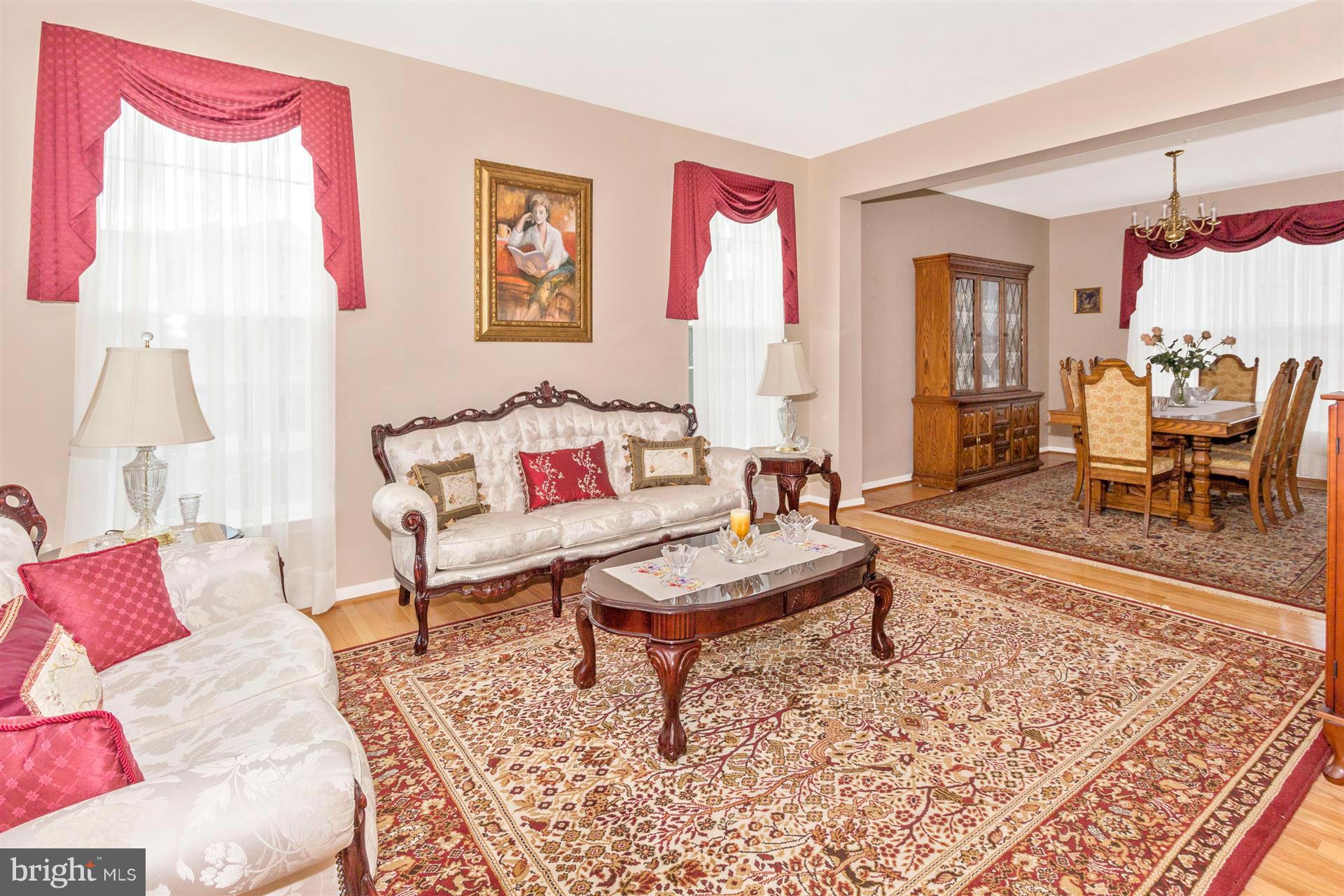 11300 Snowden Pond Road Laurel, MD 20708 - Photo 20 of 29 Living Room