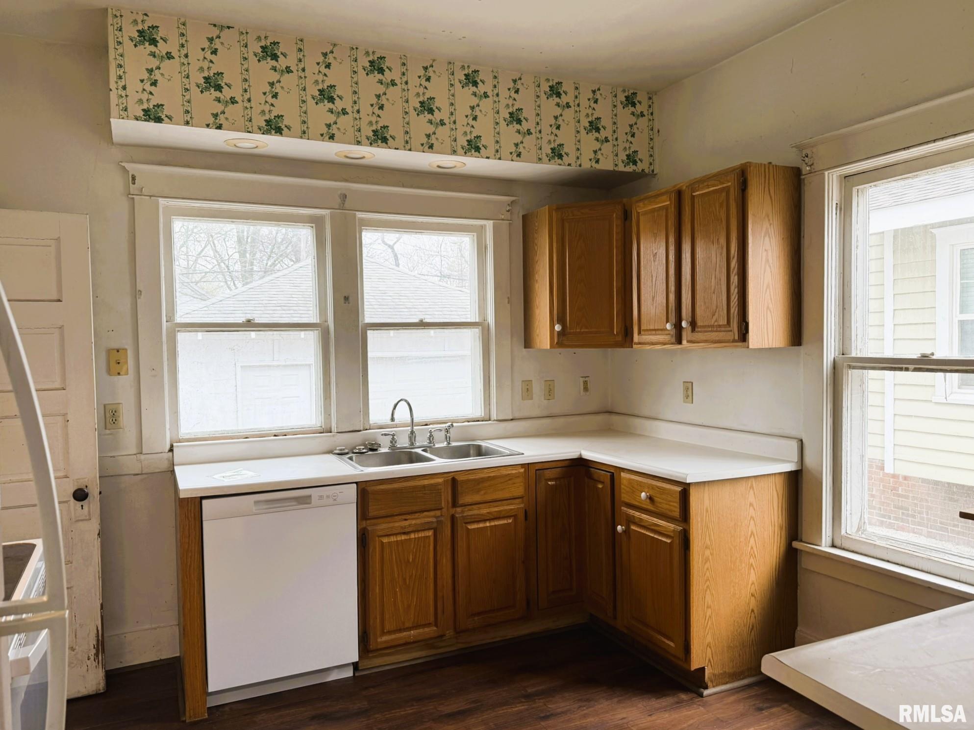 1920 South Pasfield Street Springfield, IL 62704 - Photo 4 of 15