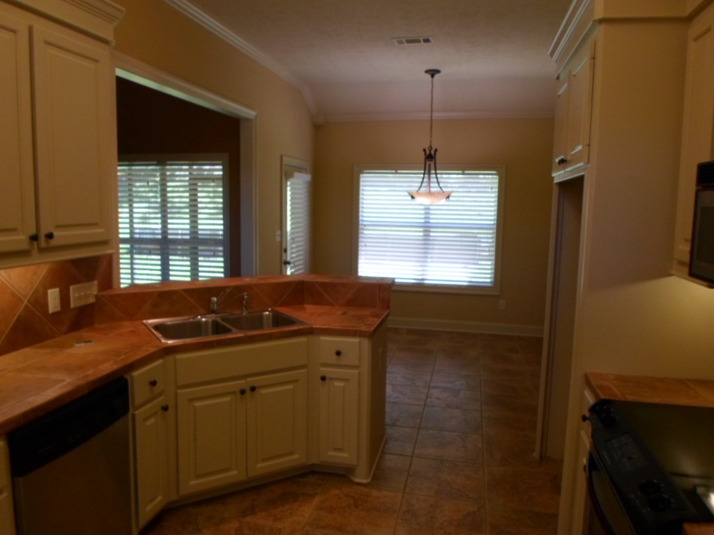 111 Baileys Ridge Circle Clinton, MS 39056 - Photo 3 of 13 Photo 3