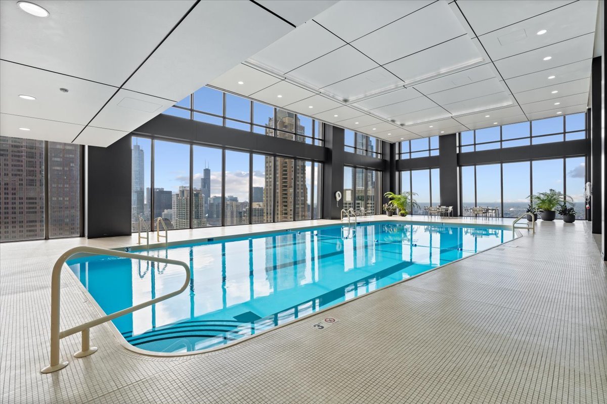 175 East Delaware Place, Unit 7008 Chicago, IL 60611 - Photo 26 of 28 a view of a swimming pool