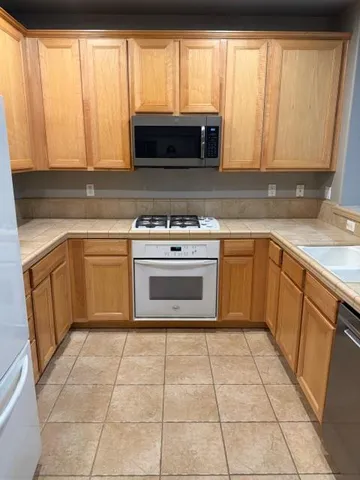 $369,988 | 3301 North Park Drive, Unit 3913, Sacramento, CA 95835