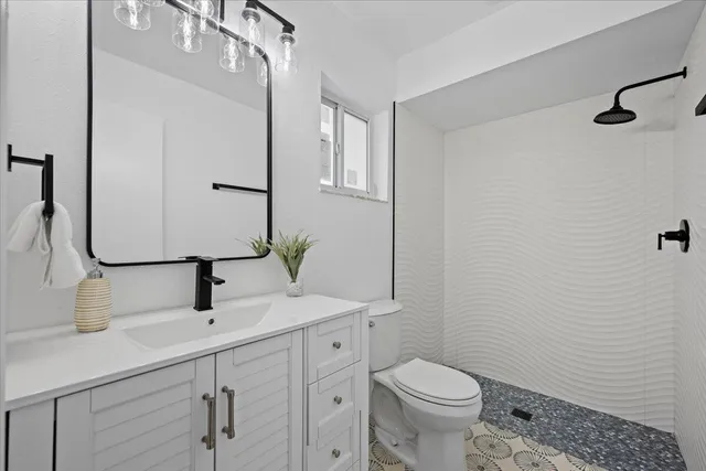 $695,000 | 19052 Southeast Hillcrest Drive, Tequesta, FL 33469