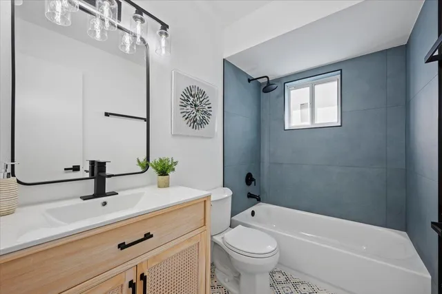 $695,000 | 19052 Southeast Hillcrest Drive, Tequesta, FL 33469