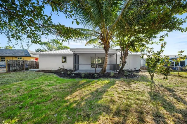 $695,000 | 19052 Southeast Hillcrest Drive, Tequesta, FL 33469