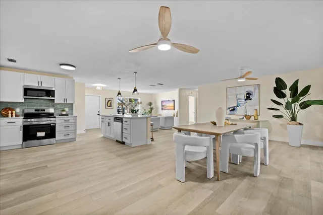 $695,000 | 19052 Southeast Hillcrest Drive, Tequesta, FL 33469