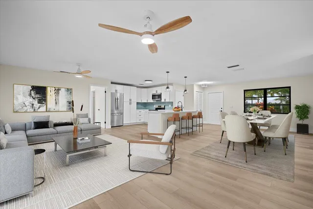 $695,000 | 19052 Southeast Hillcrest Drive, Tequesta, FL 33469