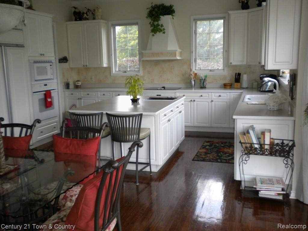 5873 Kingspointe Drive Rochester, MI 48306 - Photo 22 of 66 Kitchen 7.jpg