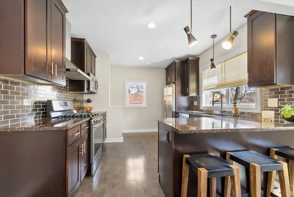 $699,000 | 10459 South Troy Street, Chicago, IL 60655